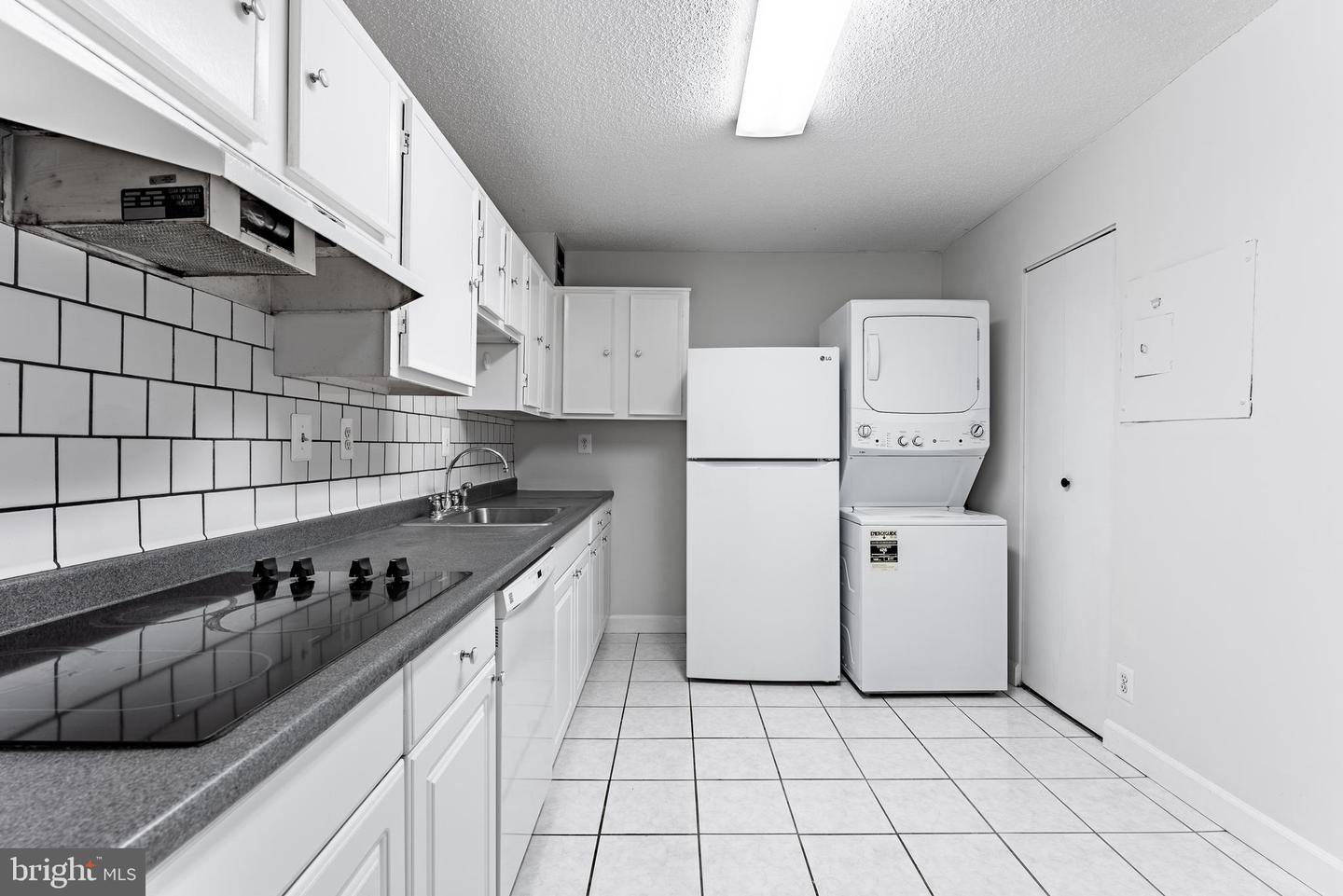 203 YOAKUM PKWY #403, ALEXANDRIA, Virginia 22304, 2 Bedrooms Bedrooms, ,2 BathroomsBathrooms,Residential,For sale,203 YOAKUM PKWY #403,VAAX2047782 MLS # VAAX2047782