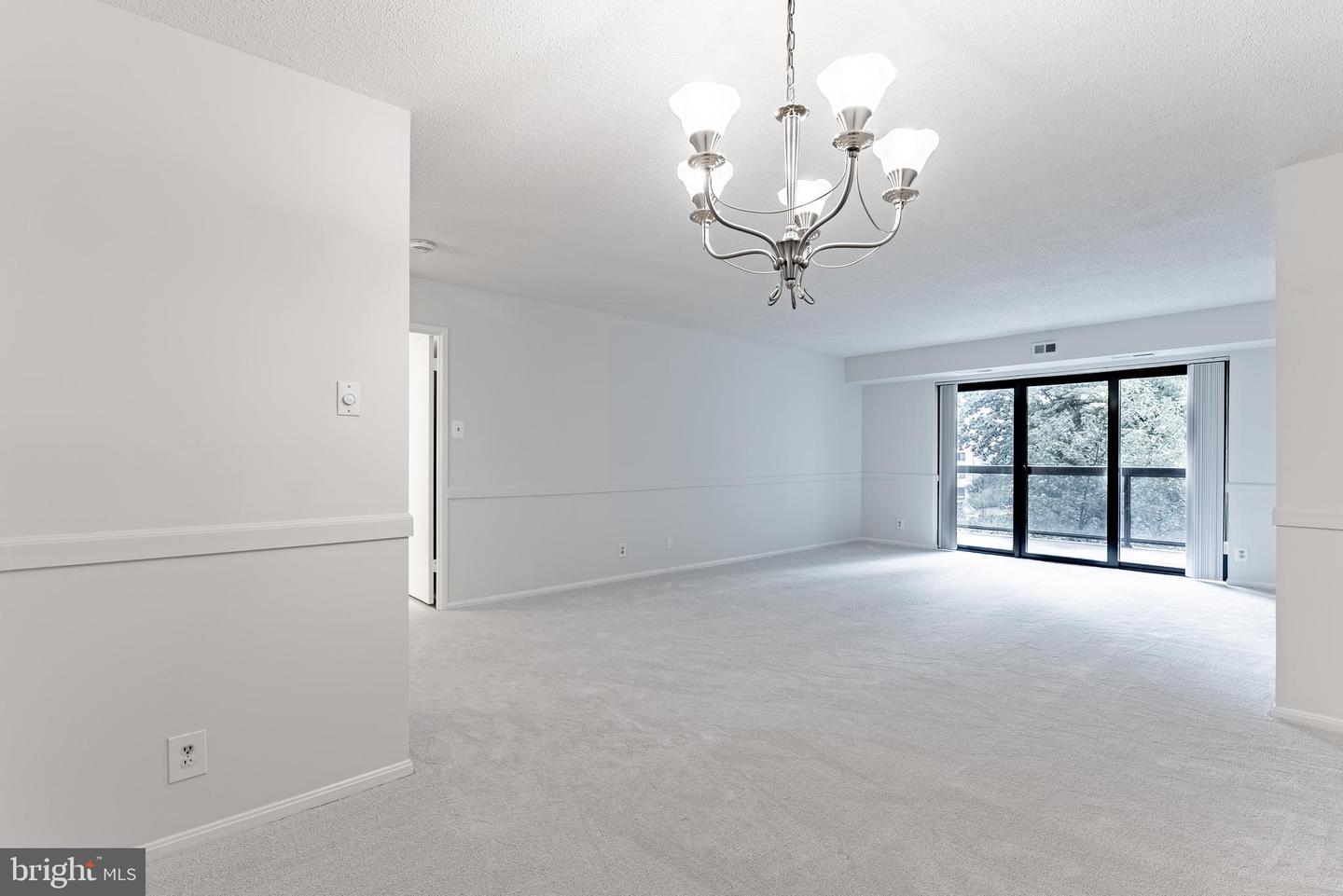 203 YOAKUM PKWY #403, ALEXANDRIA, Virginia 22304, 2 Bedrooms Bedrooms, ,2 BathroomsBathrooms,Residential,For sale,203 YOAKUM PKWY #403,VAAX2047782 MLS # VAAX2047782