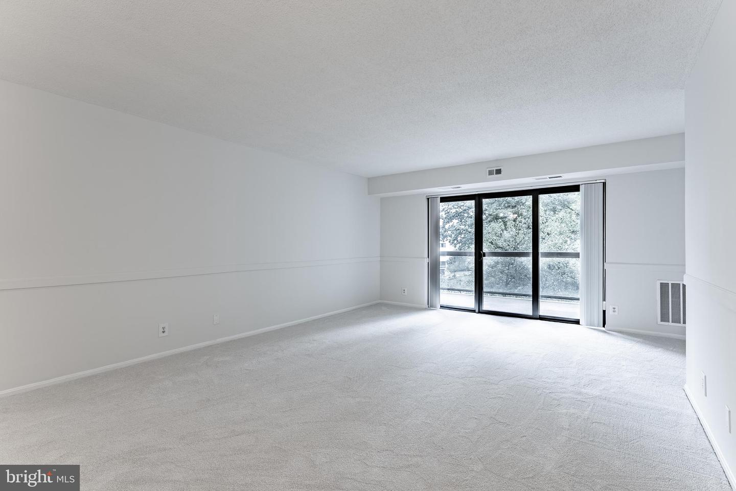 203 YOAKUM PKWY #403, ALEXANDRIA, Virginia 22304, 2 Bedrooms Bedrooms, ,2 BathroomsBathrooms,Residential,For sale,203 YOAKUM PKWY #403,VAAX2047782 MLS # VAAX2047782