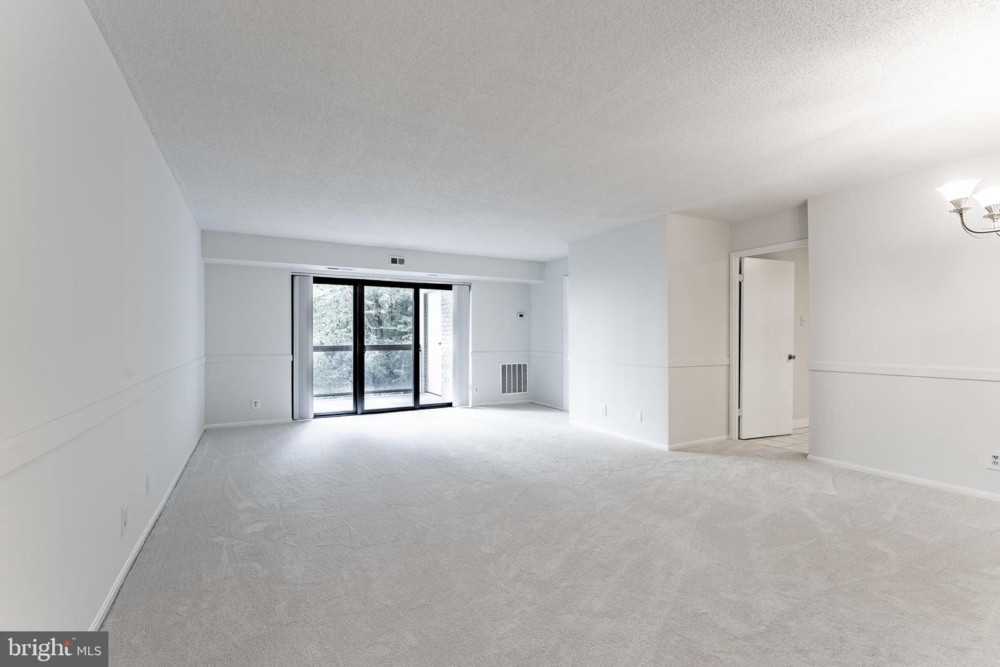 203 YOAKUM PKWY #403, ALEXANDRIA, Virginia 22304, 2 Bedrooms Bedrooms, ,2 BathroomsBathrooms,Residential,For sale,203 YOAKUM PKWY #403,VAAX2047782 MLS # VAAX2047782