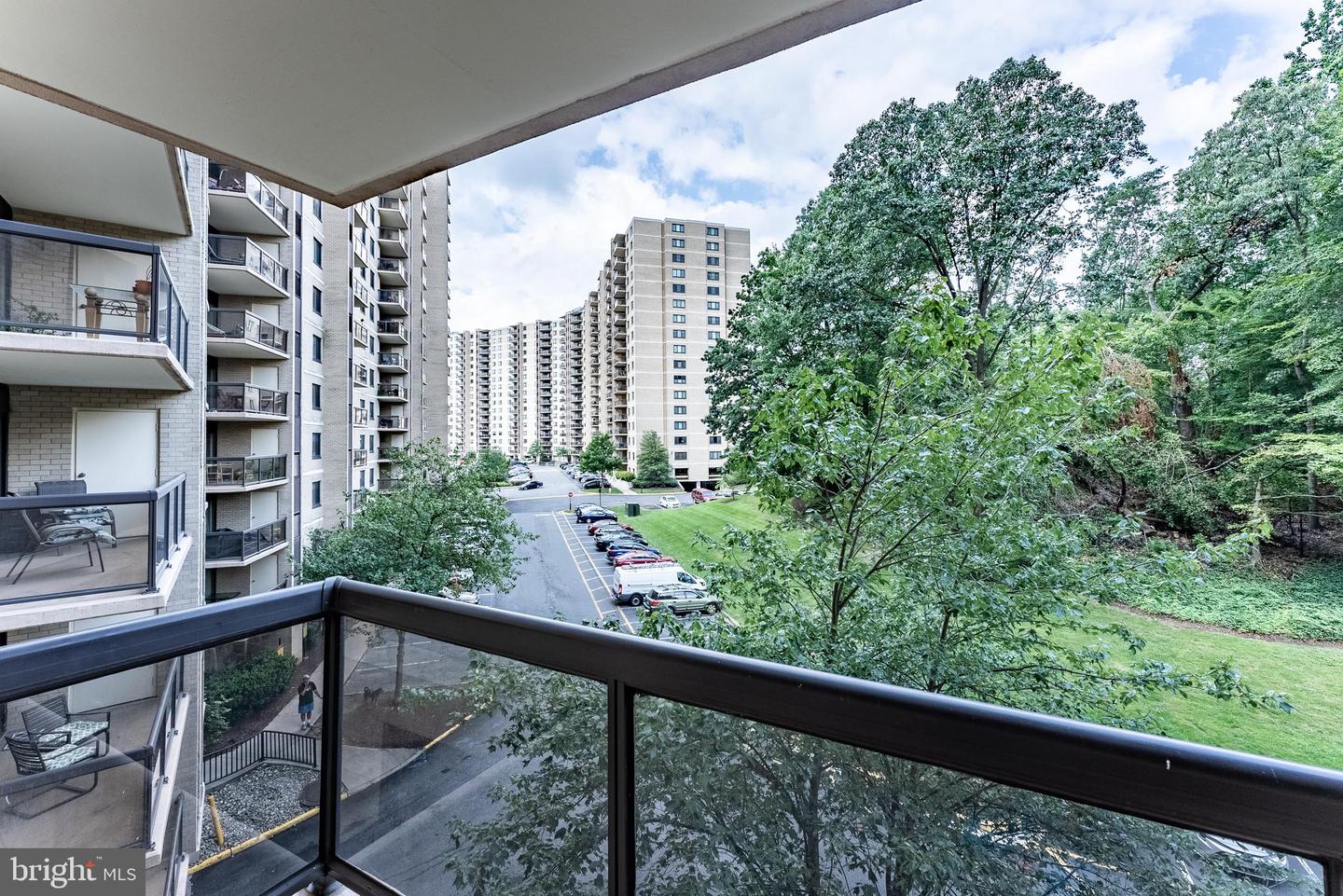 203 YOAKUM PKWY #403, ALEXANDRIA, Virginia 22304, 2 Bedrooms Bedrooms, ,2 BathroomsBathrooms,Residential,For sale,203 YOAKUM PKWY #403,VAAX2047782 MLS # VAAX2047782