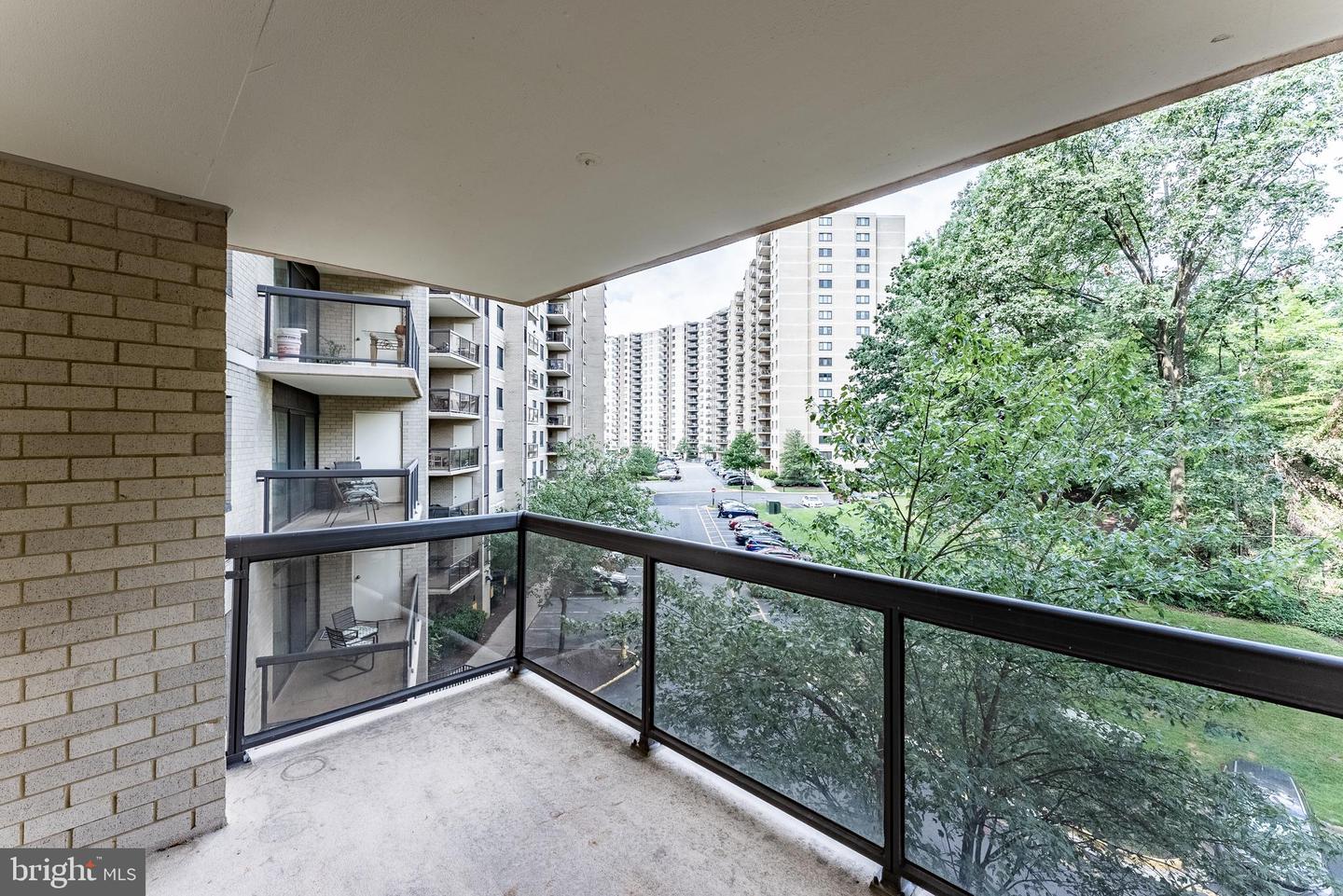 203 YOAKUM PKWY #403, ALEXANDRIA, Virginia 22304, 2 Bedrooms Bedrooms, ,2 BathroomsBathrooms,Residential,For sale,203 YOAKUM PKWY #403,VAAX2047782 MLS # VAAX2047782