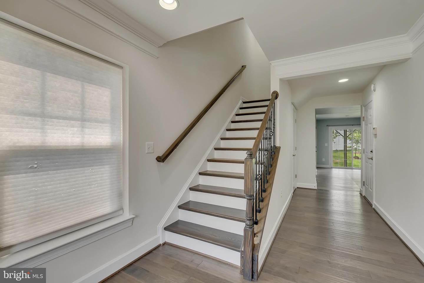 8428 GIRVAN CT, MANASSAS, Virginia 20109, 3 Bedrooms Bedrooms, ,3 BathroomsBathrooms,Residential,For sale,8428 GIRVAN CT,VAPW2099824 MLS # VAPW2099824
