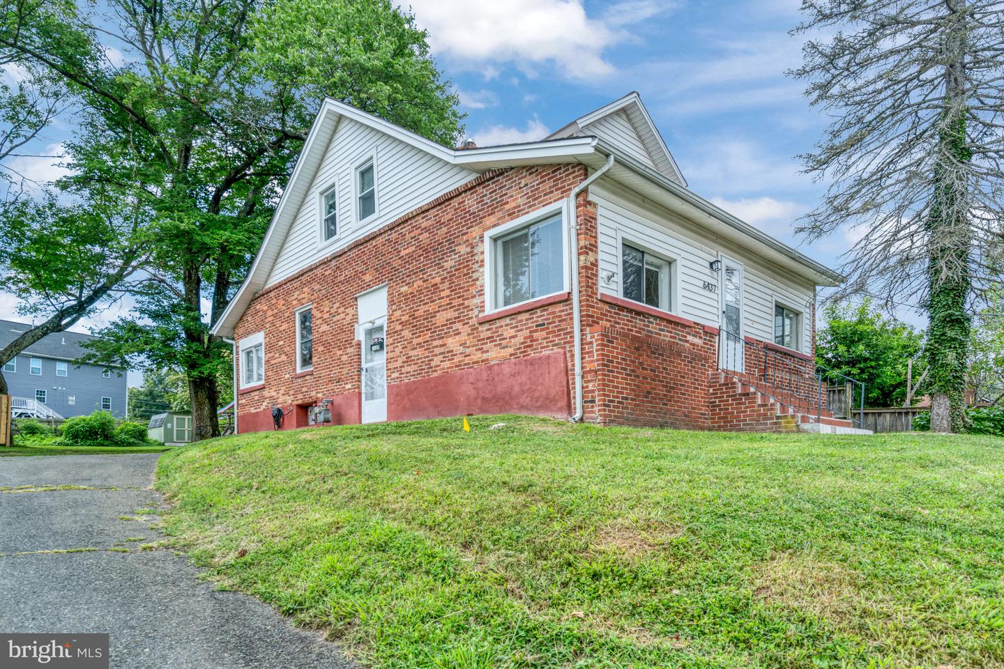 6437 HOLYOKE DR, ANNANDALE, Virginia 22003, 3 Bedrooms Bedrooms, ,2 BathroomsBathrooms,Residential,For sale,6437 HOLYOKE DR,VAFX2257252 MLS # VAFX2257252