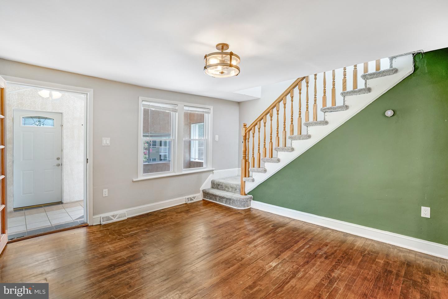6437 HOLYOKE DR, ANNANDALE, Virginia 22003, 3 Bedrooms Bedrooms, ,2 BathroomsBathrooms,Residential,For sale,6437 HOLYOKE DR,VAFX2257252 MLS # VAFX2257252