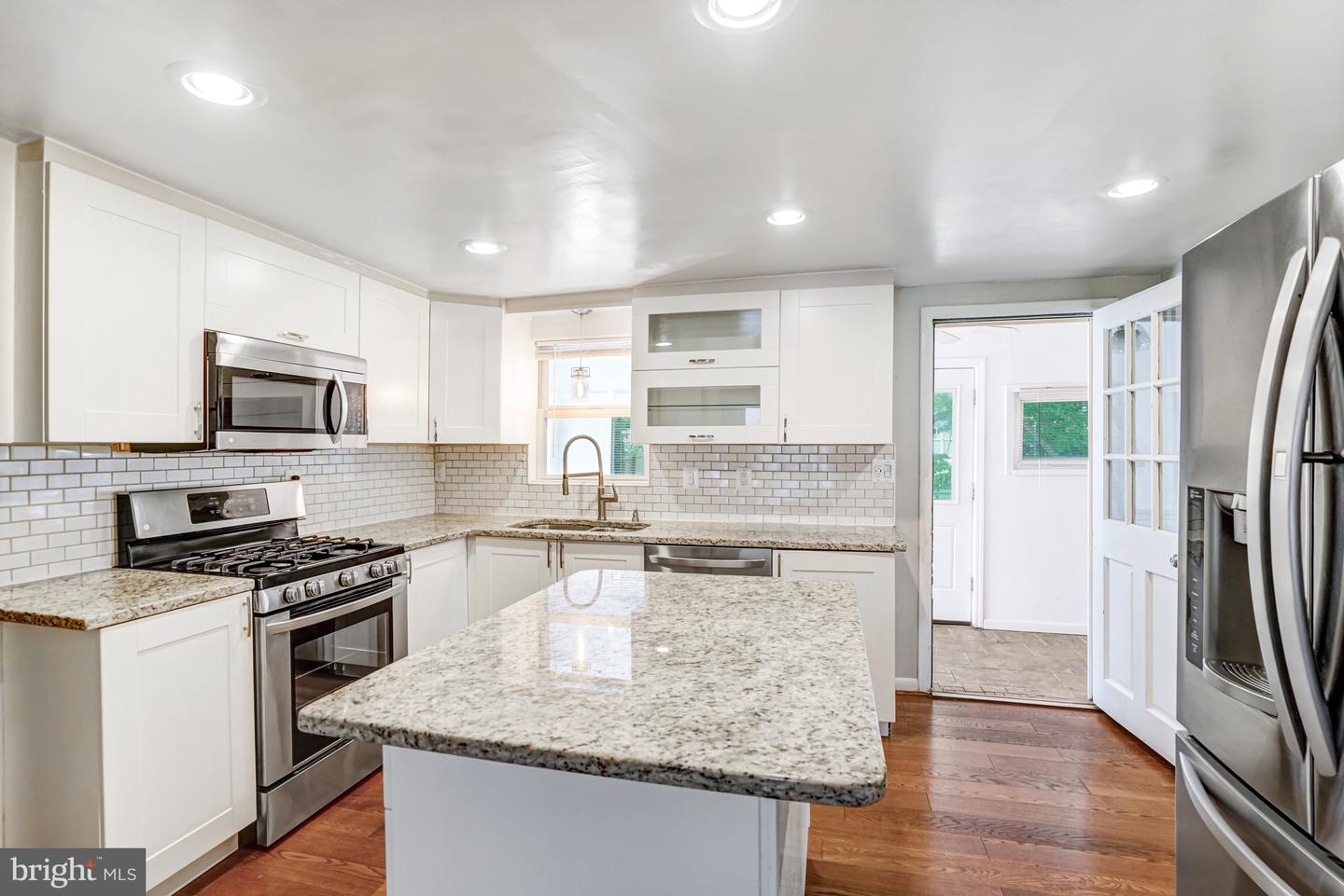 6437 HOLYOKE DR, ANNANDALE, Virginia 22003, 3 Bedrooms Bedrooms, ,2 BathroomsBathrooms,Residential,For sale,6437 HOLYOKE DR,VAFX2257252 MLS # VAFX2257252