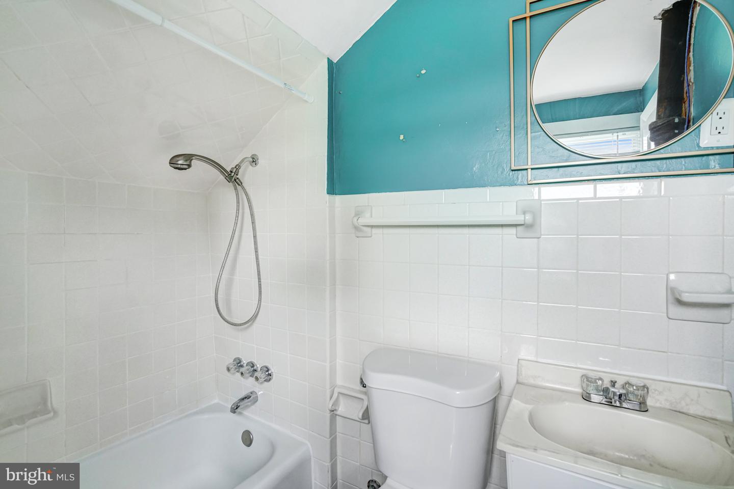 6437 HOLYOKE DR, ANNANDALE, Virginia 22003, 3 Bedrooms Bedrooms, ,2 BathroomsBathrooms,Residential,For sale,6437 HOLYOKE DR,VAFX2257252 MLS # VAFX2257252