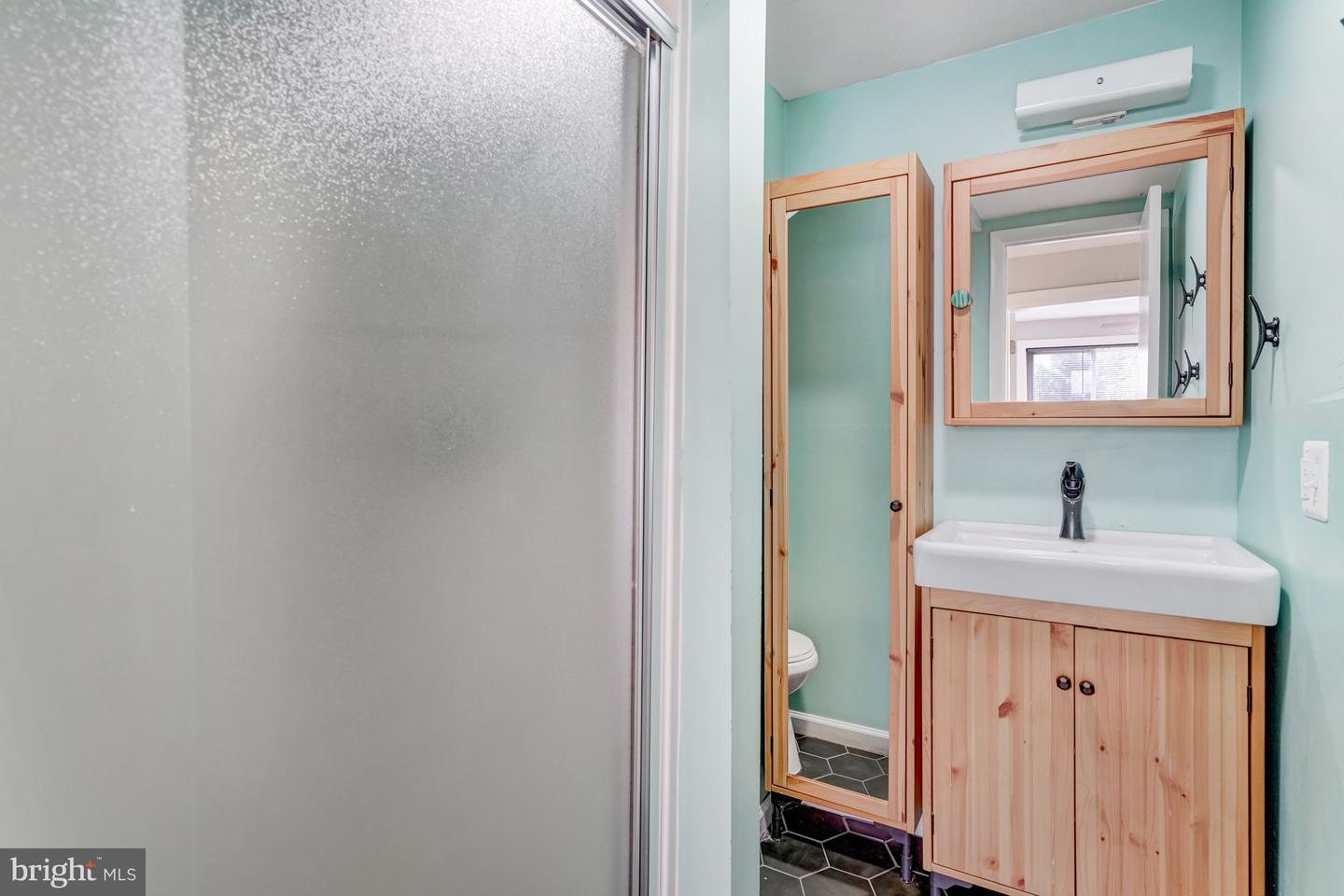 6437 HOLYOKE DR, ANNANDALE, Virginia 22003, 3 Bedrooms Bedrooms, ,2 BathroomsBathrooms,Residential,For sale,6437 HOLYOKE DR,VAFX2257252 MLS # VAFX2257252
