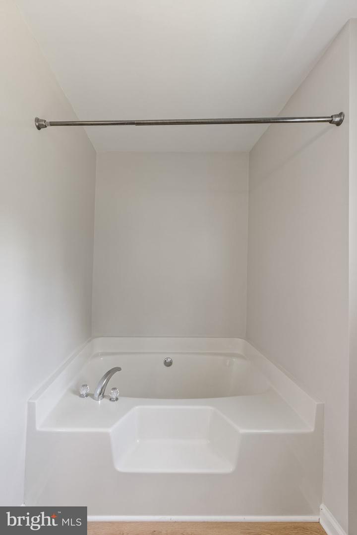 2179 WOODVILLE RD, LOCUST GROVE, Virginia 22508, 3 Bedrooms Bedrooms, ,3 BathroomsBathrooms,Residential,For sale,2179 WOODVILLE RD,VAOR2010282 MLS # VAOR2010282