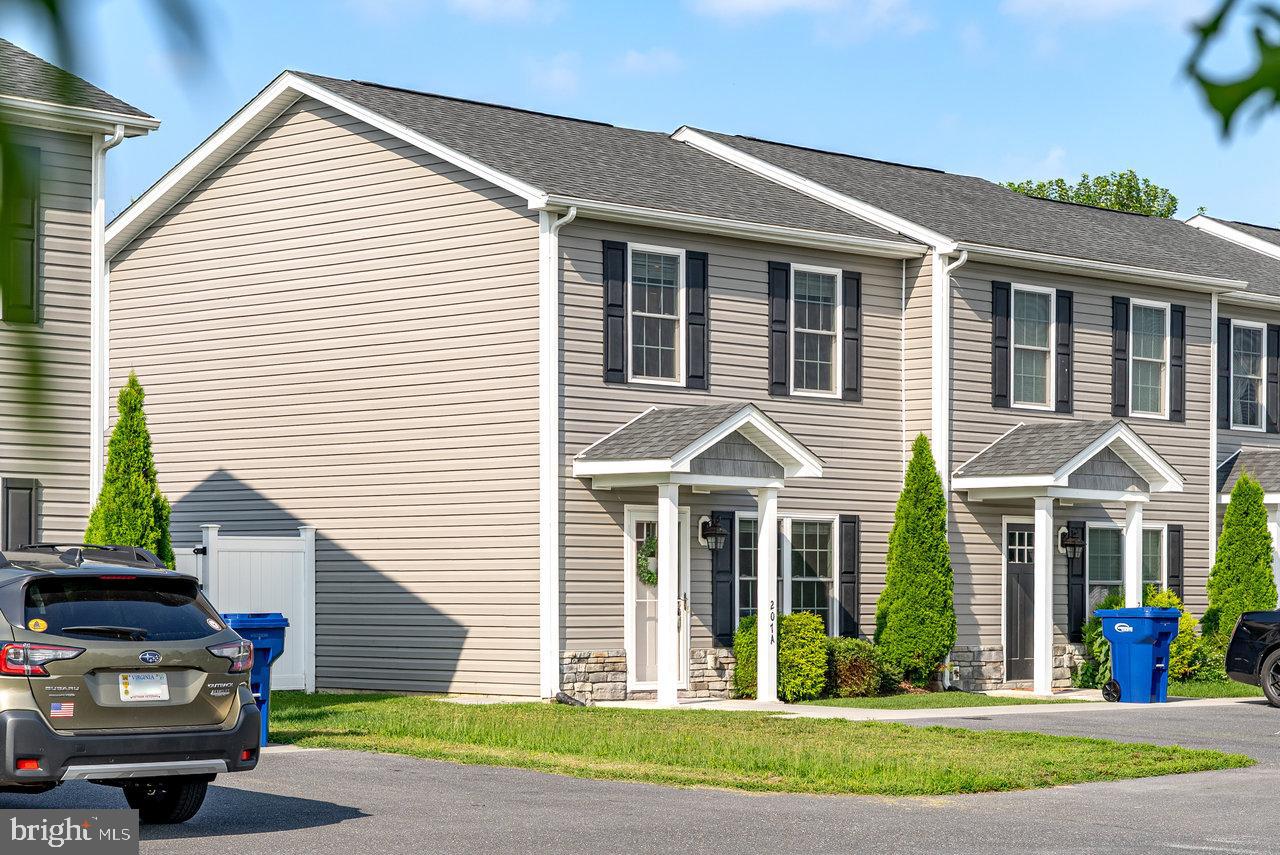 207 15TH ST #A, GROTTOES, Virginia 24441, 2 Bedrooms Bedrooms, ,2 BathroomsBathrooms,Residential,For sale,207 15TH ST #A,VAAG2002638 MLS # VAAG2002638