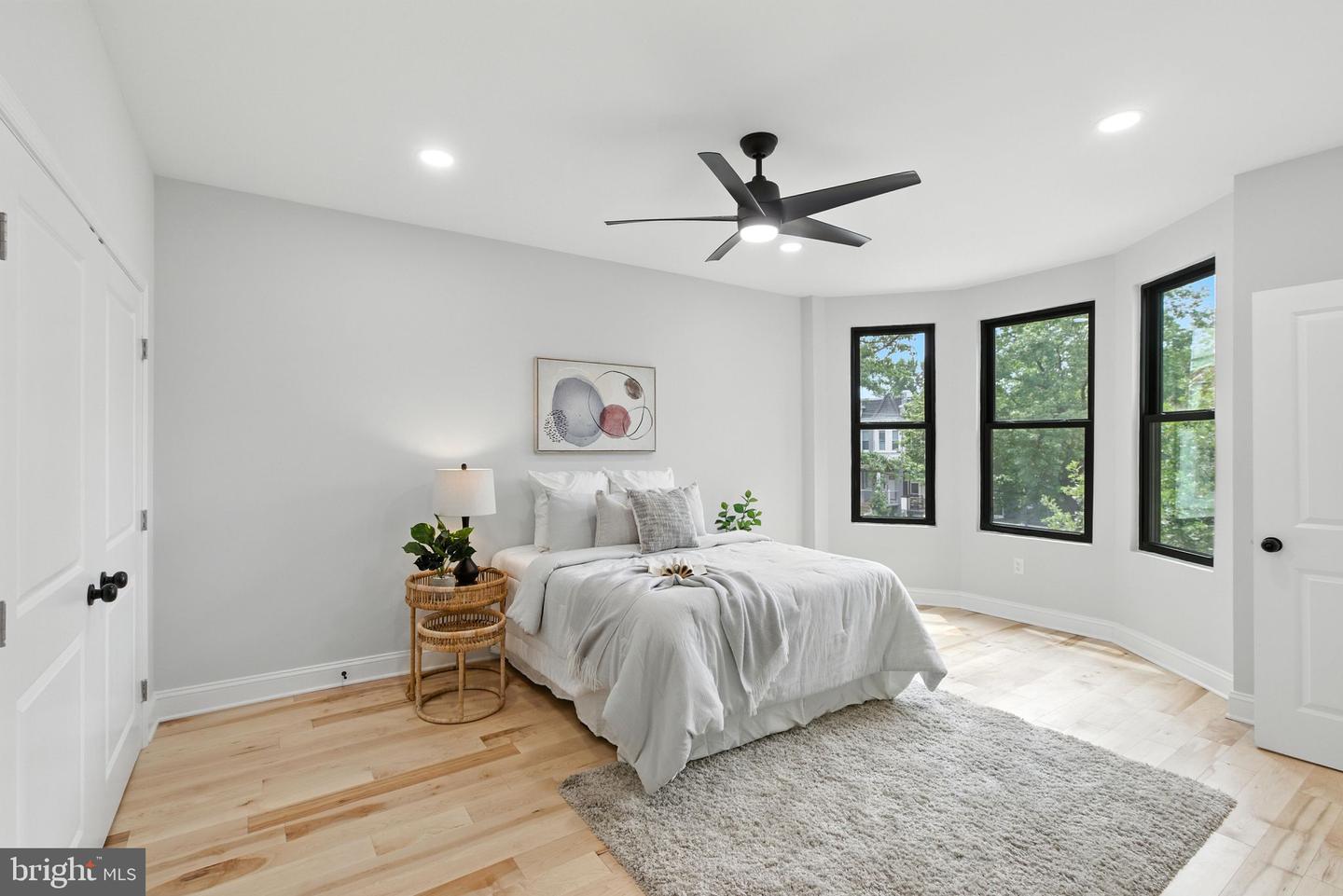 4017 14TH ST NW, WASHINGTON, District Of Columbia 20011, 4 Bedrooms Bedrooms, 8 Rooms Rooms,3 BathroomsBathrooms,Residential,For sale,4017 14TH ST NW,DCDC2211988 MLS # DCDC2211988