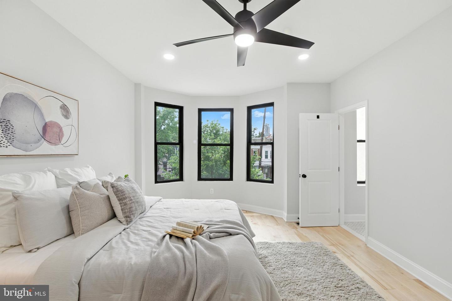 4017 14TH ST NW, WASHINGTON, District Of Columbia 20011, 4 Bedrooms Bedrooms, 8 Rooms Rooms,3 BathroomsBathrooms,Residential,For sale,4017 14TH ST NW,DCDC2211988 MLS # DCDC2211988