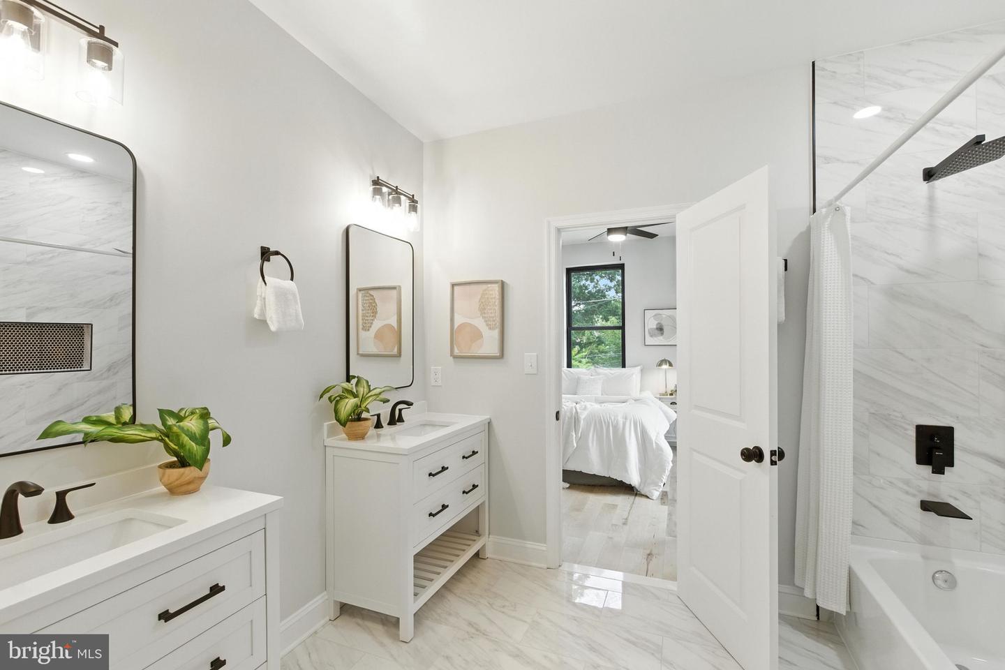 4017 14TH ST NW, WASHINGTON, District Of Columbia 20011, 4 Bedrooms Bedrooms, 8 Rooms Rooms,3 BathroomsBathrooms,Residential,For sale,4017 14TH ST NW,DCDC2211988 MLS # DCDC2211988
