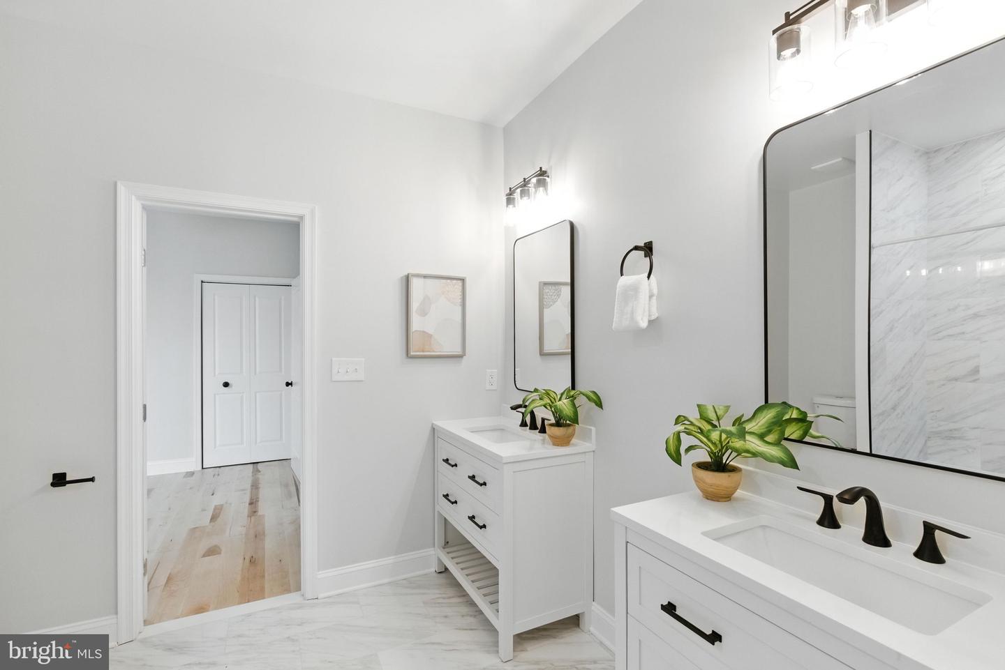4017 14TH ST NW, WASHINGTON, District Of Columbia 20011, 4 Bedrooms Bedrooms, 8 Rooms Rooms,3 BathroomsBathrooms,Residential,For sale,4017 14TH ST NW,DCDC2211988 MLS # DCDC2211988
