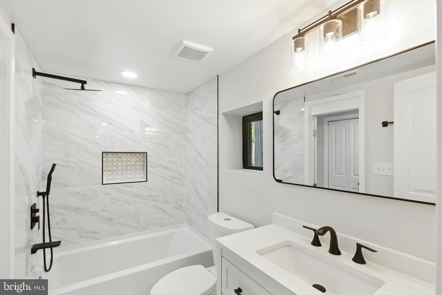 4017 14TH ST NW, WASHINGTON, District Of Columbia 20011, 4 Bedrooms Bedrooms, 8 Rooms Rooms,3 BathroomsBathrooms,Residential,For sale,4017 14TH ST NW,DCDC2211988 MLS # DCDC2211988