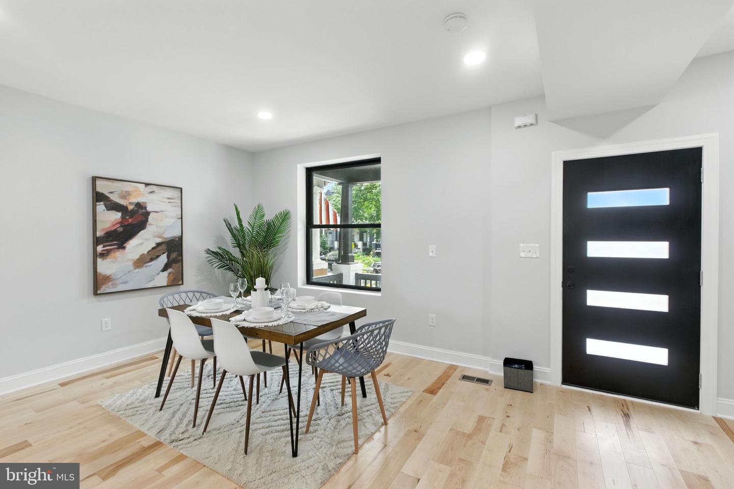 4017 14TH ST NW, WASHINGTON, District Of Columbia 20011, 4 Bedrooms Bedrooms, 8 Rooms Rooms,3 BathroomsBathrooms,Residential,For sale,4017 14TH ST NW,DCDC2211988 MLS # DCDC2211988