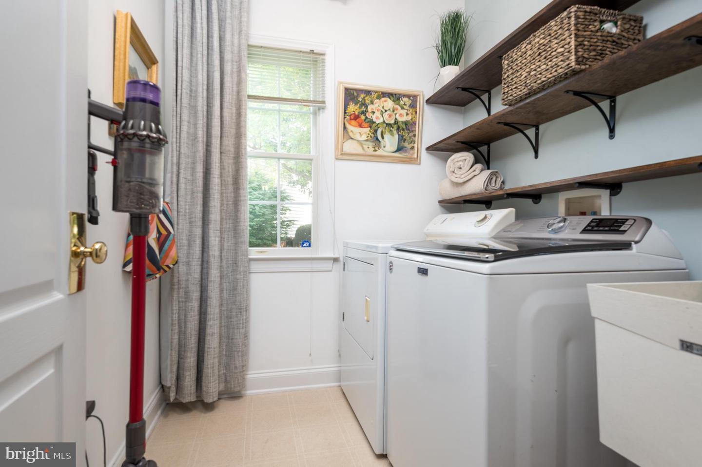 15136 GOLF VIEW DR, HAYMARKET, Virginia 20169, 4 Bedrooms Bedrooms, ,3 BathroomsBathrooms,Residential,For sale,15136 GOLF VIEW DR,VAPW2099982 MLS # VAPW2099982