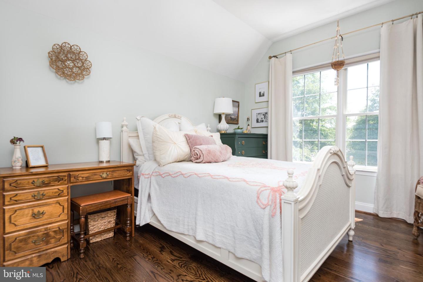15136 GOLF VIEW DR, HAYMARKET, Virginia 20169, 4 Bedrooms Bedrooms, ,3 BathroomsBathrooms,Residential,For sale,15136 GOLF VIEW DR,VAPW2099982 MLS # VAPW2099982