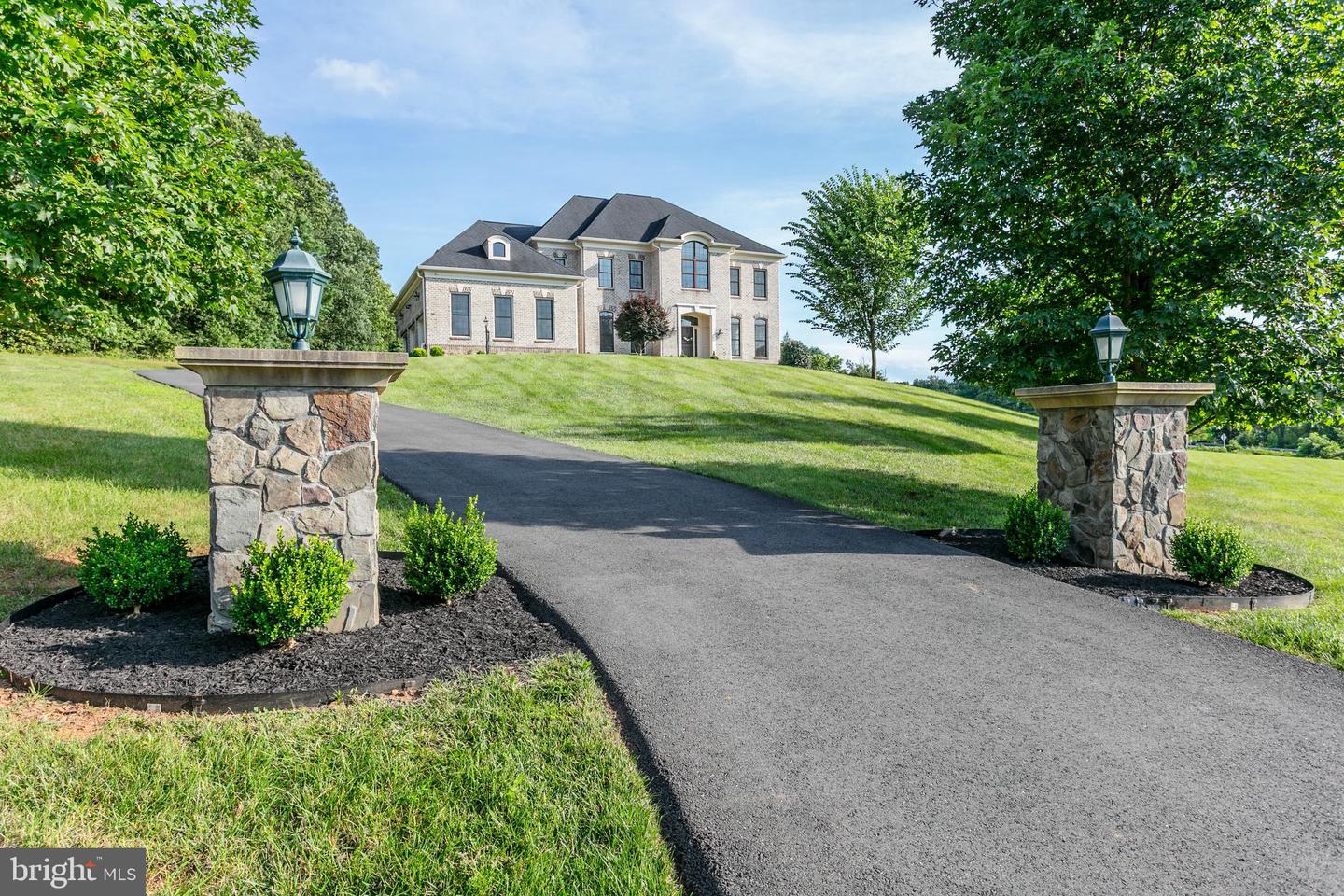17038 GRINDSTONE CT, LEESBURG, Virginia 20176, 4 Bedrooms Bedrooms, ,3 BathroomsBathrooms,Residential,For sale,17038 GRINDSTONE CT,VALO2103142 MLS # VALO2103142