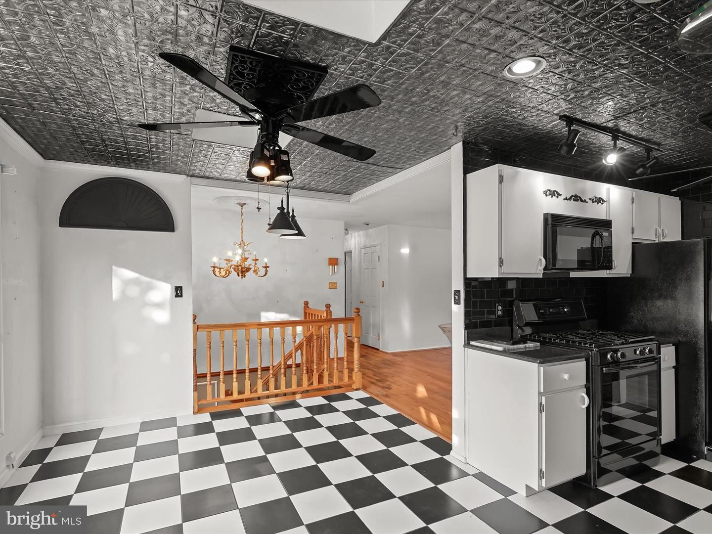 7605 MCCLOUD CT, LORTON, Virginia 22079, 3 Bedrooms Bedrooms, ,2 BathroomsBathrooms,Residential,For sale,7605 MCCLOUD CT,VAFX2257530 MLS # VAFX2257530