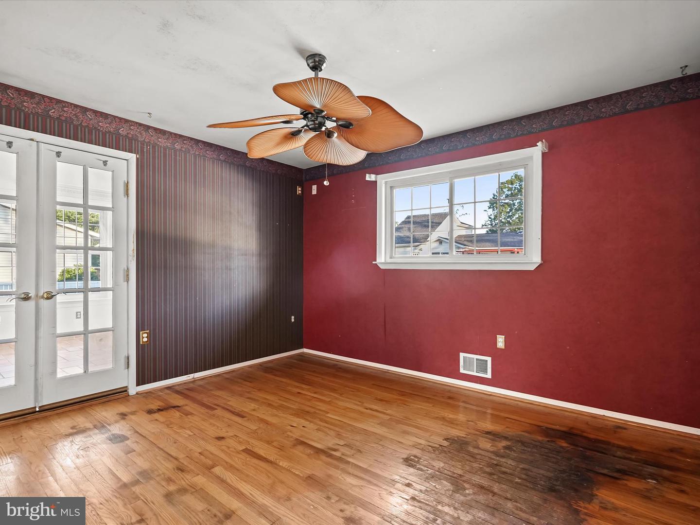 7605 MCCLOUD CT, LORTON, Virginia 22079, 3 Bedrooms Bedrooms, ,2 BathroomsBathrooms,Residential,For sale,7605 MCCLOUD CT,VAFX2257530 MLS # VAFX2257530