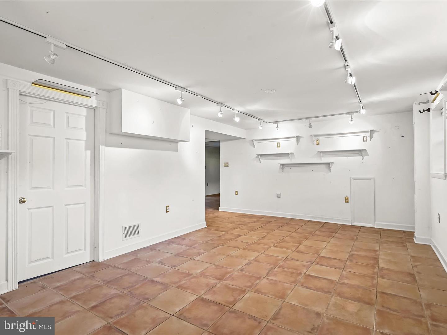 7605 MCCLOUD CT, LORTON, Virginia 22079, 3 Bedrooms Bedrooms, ,2 BathroomsBathrooms,Residential,For sale,7605 MCCLOUD CT,VAFX2257530 MLS # VAFX2257530