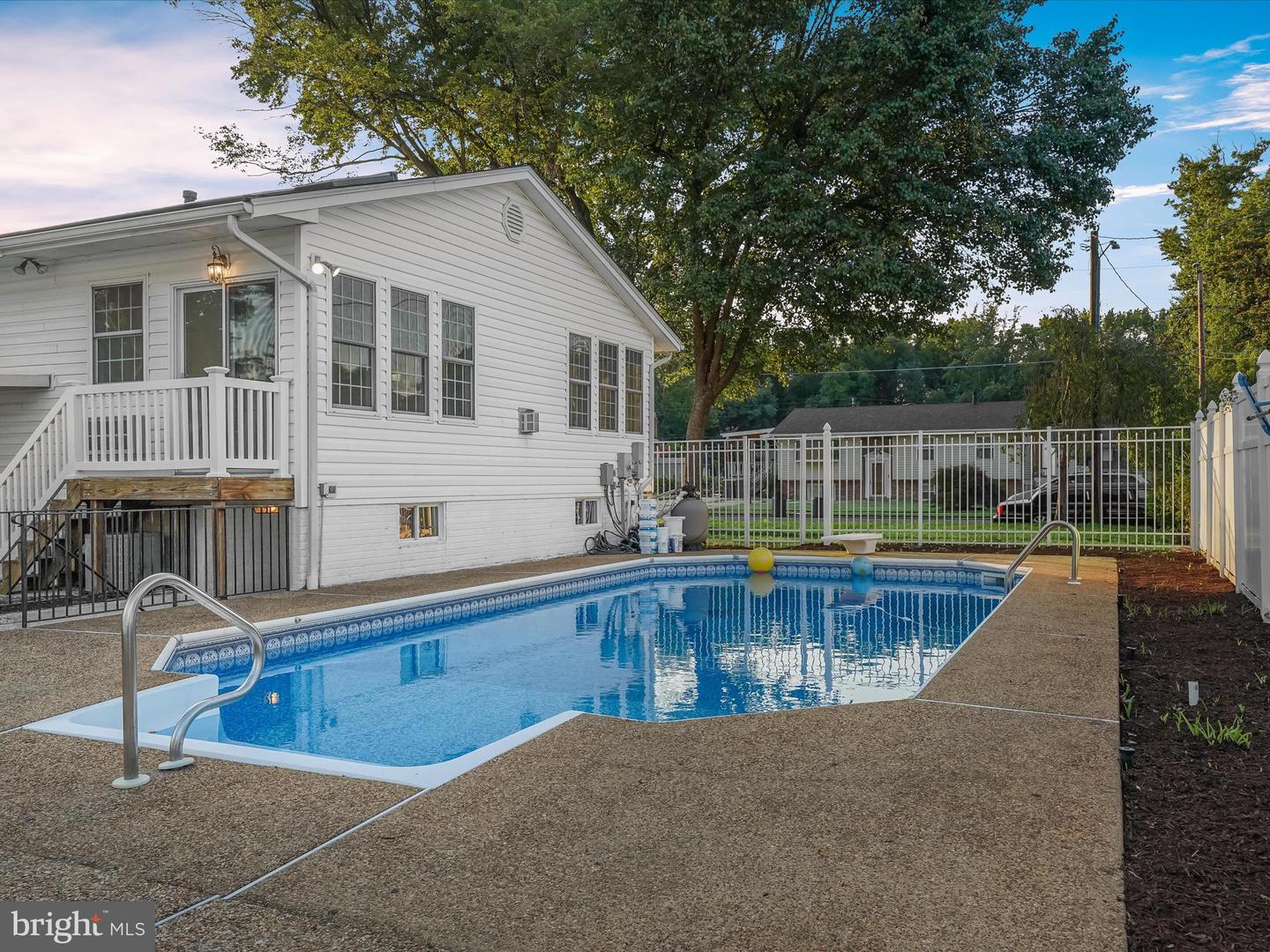 7605 MCCLOUD CT, LORTON, Virginia 22079, 3 Bedrooms Bedrooms, ,2 BathroomsBathrooms,Residential,For sale,7605 MCCLOUD CT,VAFX2257530 MLS # VAFX2257530