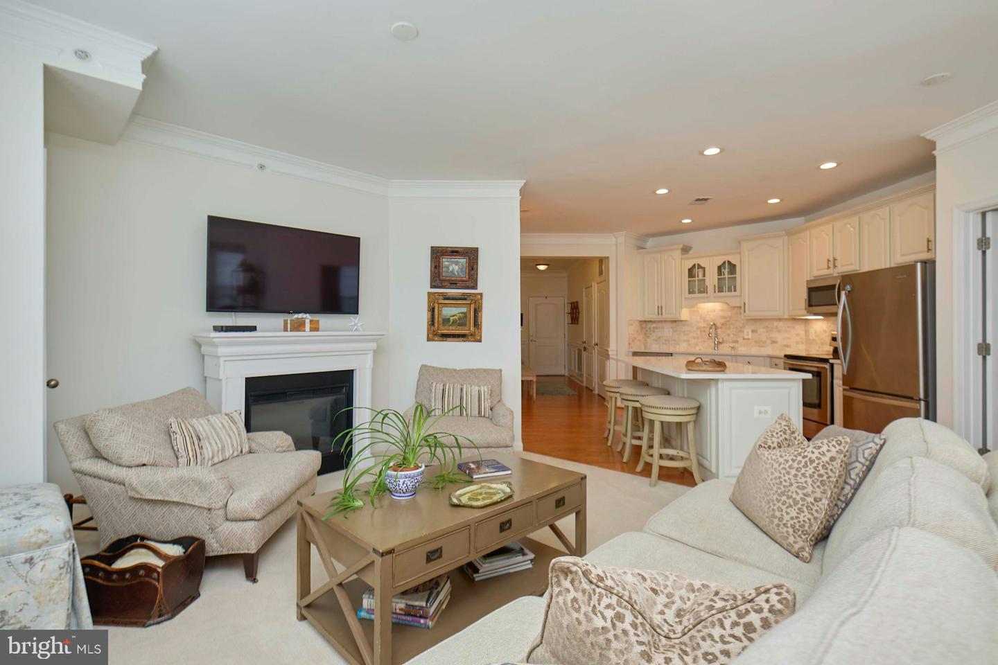 24701 BYRNE MEADOW SQ #404, ALDIE, Virginia 20105, 2 Bedrooms Bedrooms, ,2 BathroomsBathrooms,Residential,For sale,24701 BYRNE MEADOW SQ #404,VALO2103156 MLS # VALO2103156