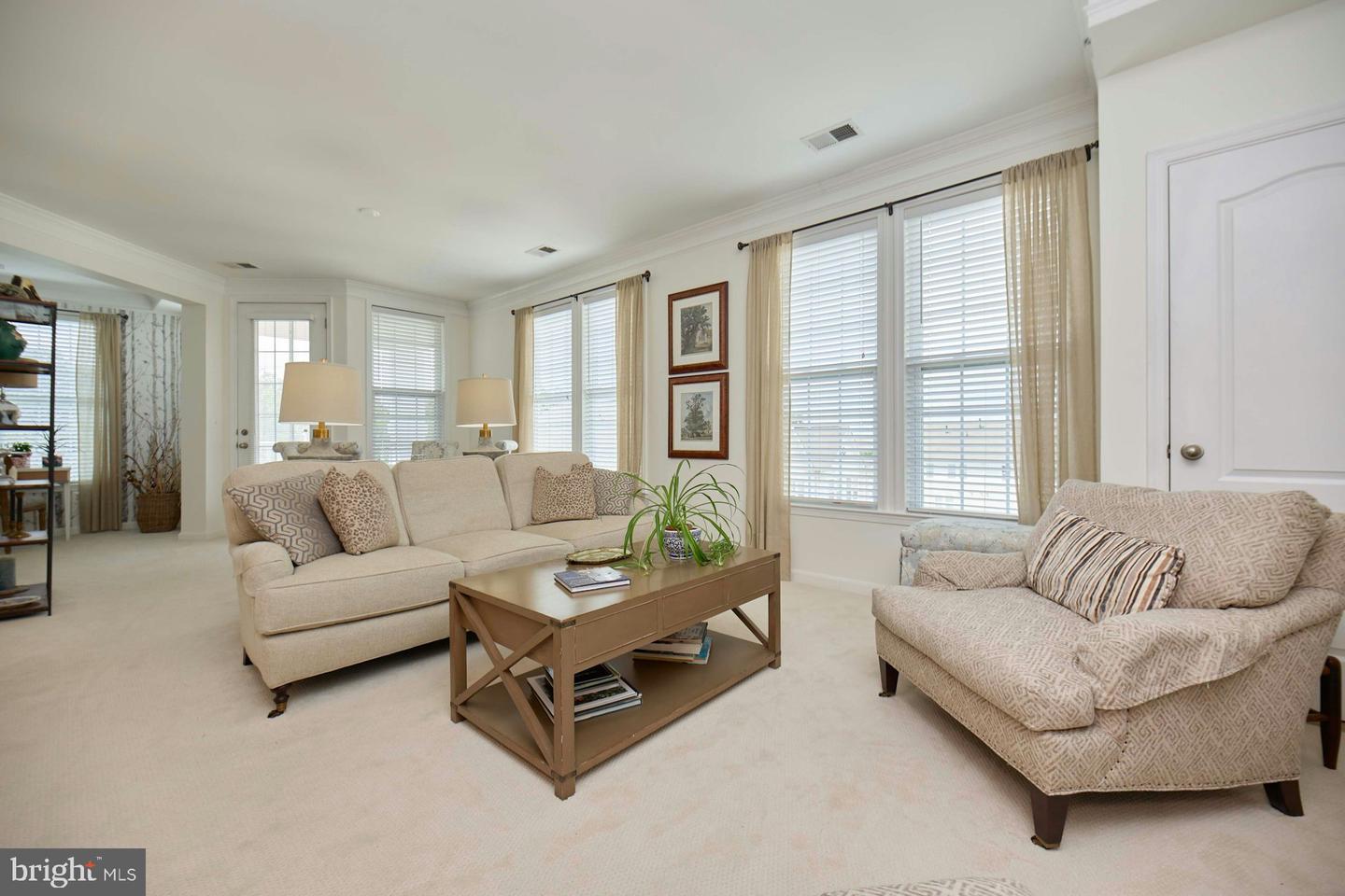 24701 BYRNE MEADOW SQ #404, ALDIE, Virginia 20105, 2 Bedrooms Bedrooms, ,2 BathroomsBathrooms,Residential,For sale,24701 BYRNE MEADOW SQ #404,VALO2103156 MLS # VALO2103156