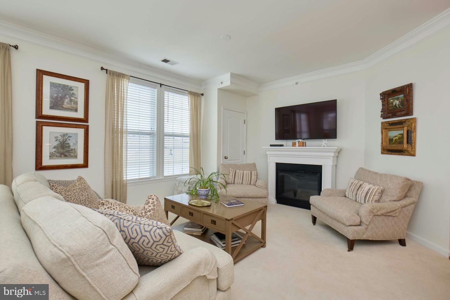 24701 BYRNE MEADOW SQ #404, ALDIE, Virginia 20105, 2 Bedrooms Bedrooms, ,2 BathroomsBathrooms,Residential,For sale,24701 BYRNE MEADOW SQ #404,VALO2103156 MLS # VALO2103156