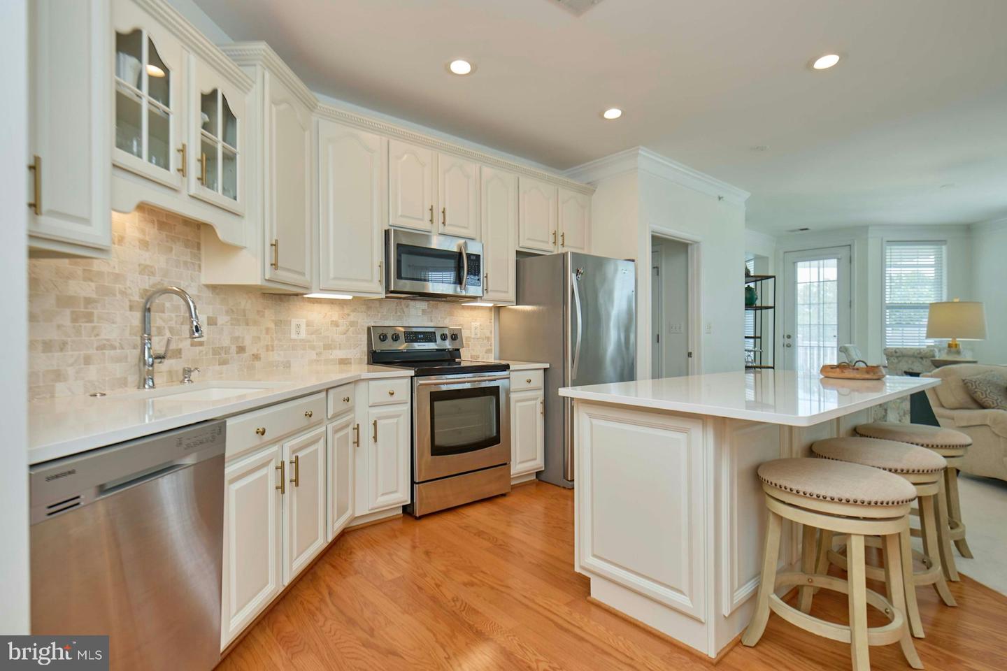 24701 BYRNE MEADOW SQ #404, ALDIE, Virginia 20105, 2 Bedrooms Bedrooms, ,2 BathroomsBathrooms,Residential,For sale,24701 BYRNE MEADOW SQ #404,VALO2103156 MLS # VALO2103156