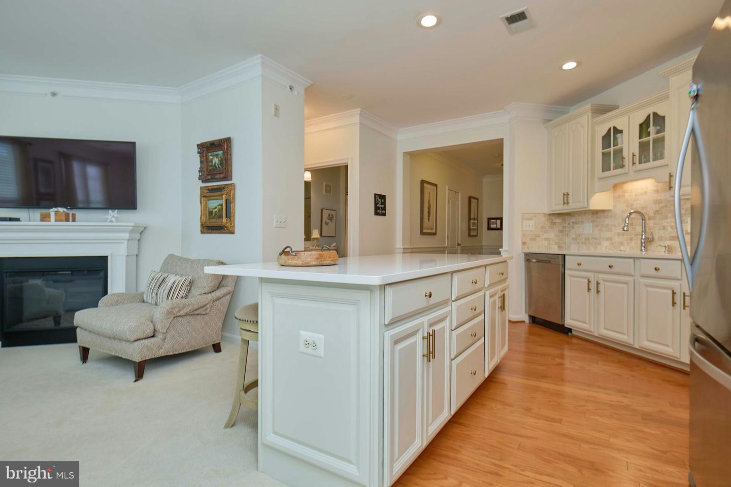 24701 BYRNE MEADOW SQ #404, ALDIE, Virginia 20105, 2 Bedrooms Bedrooms, ,2 BathroomsBathrooms,Residential,For sale,24701 BYRNE MEADOW SQ #404,VALO2103156 MLS # VALO2103156