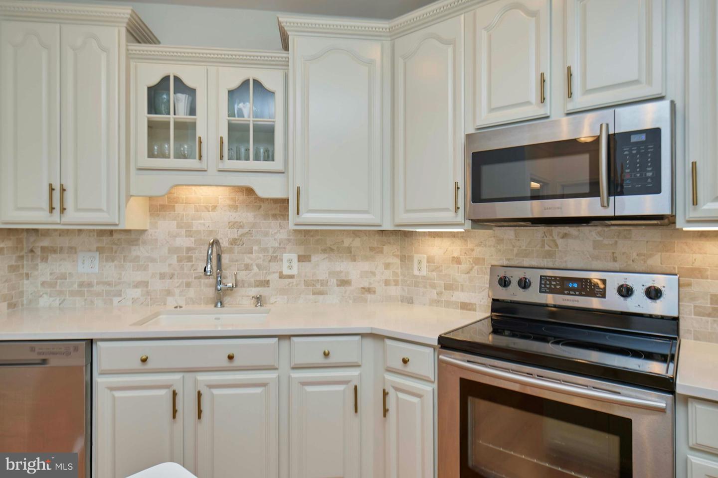 24701 BYRNE MEADOW SQ #404, ALDIE, Virginia 20105, 2 Bedrooms Bedrooms, ,2 BathroomsBathrooms,Residential,For sale,24701 BYRNE MEADOW SQ #404,VALO2103156 MLS # VALO2103156