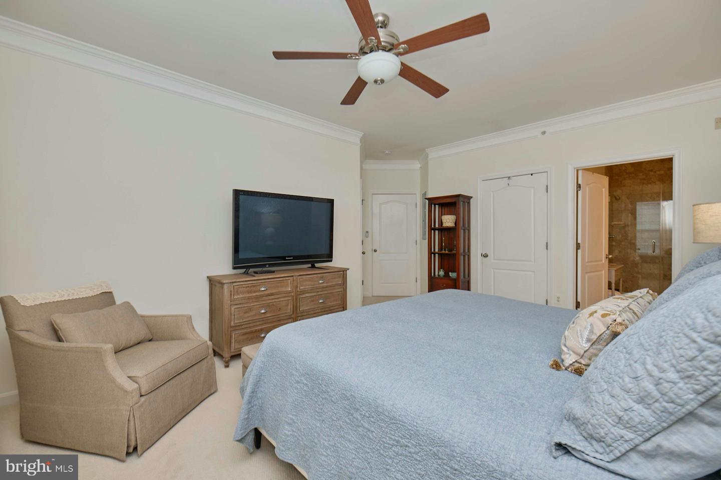 24701 BYRNE MEADOW SQ #404, ALDIE, Virginia 20105, 2 Bedrooms Bedrooms, ,2 BathroomsBathrooms,Residential,For sale,24701 BYRNE MEADOW SQ #404,VALO2103156 MLS # VALO2103156