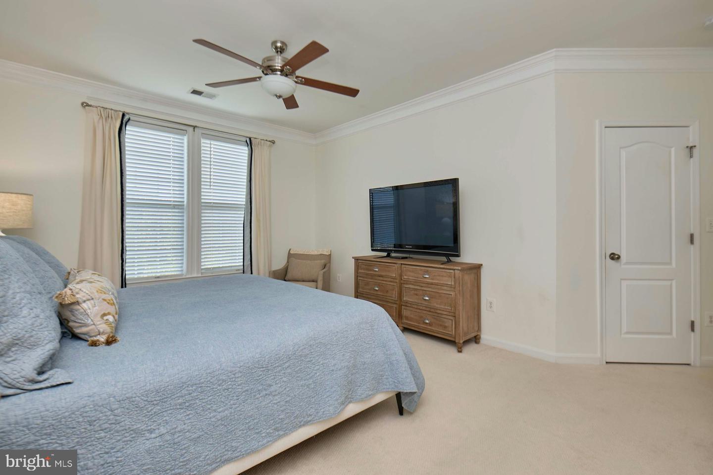24701 BYRNE MEADOW SQ #404, ALDIE, Virginia 20105, 2 Bedrooms Bedrooms, ,2 BathroomsBathrooms,Residential,For sale,24701 BYRNE MEADOW SQ #404,VALO2103156 MLS # VALO2103156