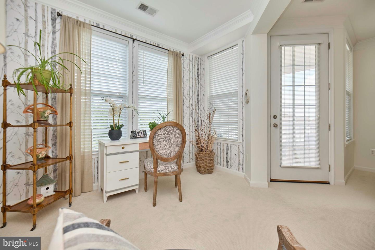 24701 BYRNE MEADOW SQ #404, ALDIE, Virginia 20105, 2 Bedrooms Bedrooms, ,2 BathroomsBathrooms,Residential,For sale,24701 BYRNE MEADOW SQ #404,VALO2103156 MLS # VALO2103156