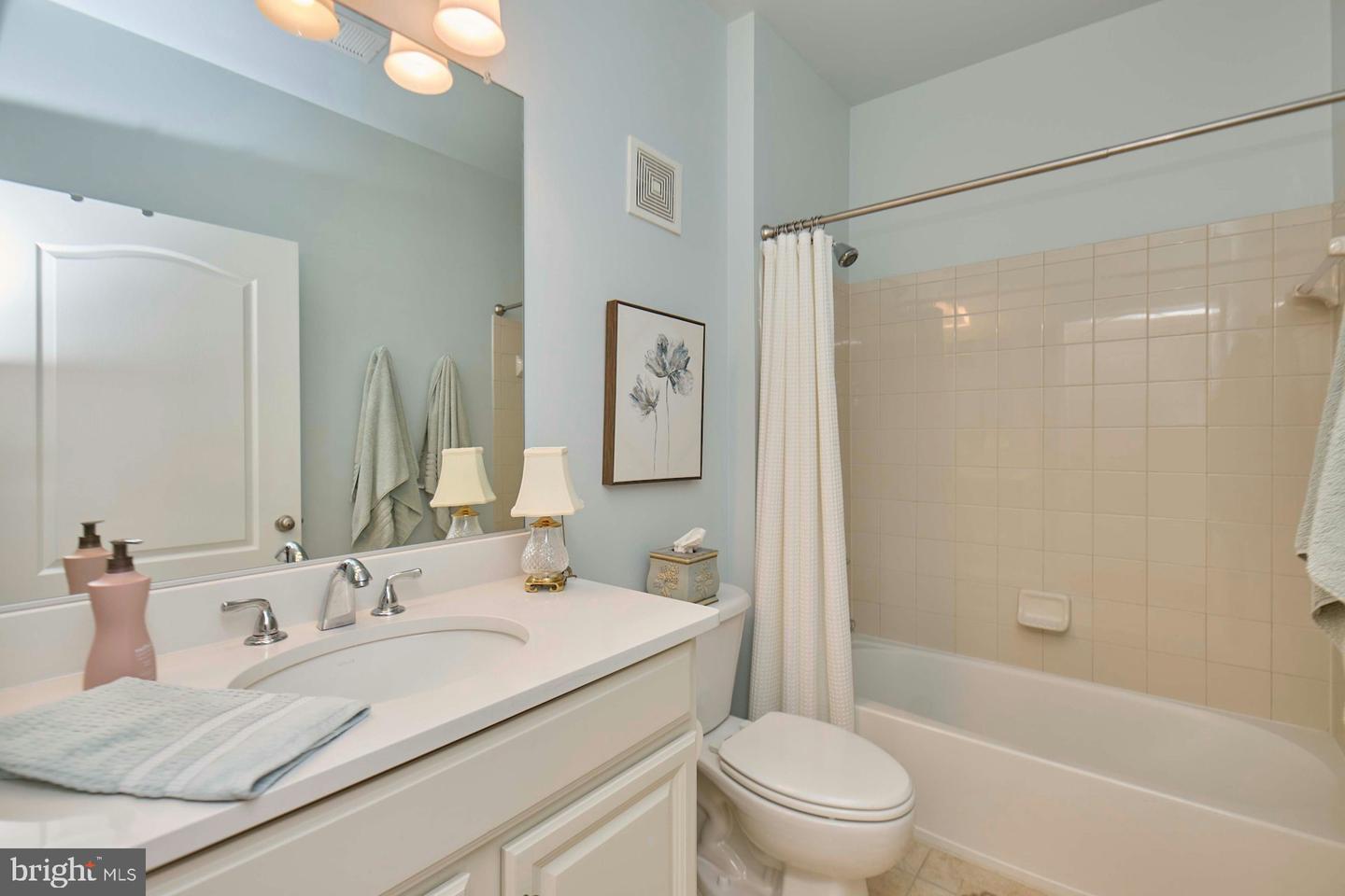 24701 BYRNE MEADOW SQ #404, ALDIE, Virginia 20105, 2 Bedrooms Bedrooms, ,2 BathroomsBathrooms,Residential,For sale,24701 BYRNE MEADOW SQ #404,VALO2103156 MLS # VALO2103156