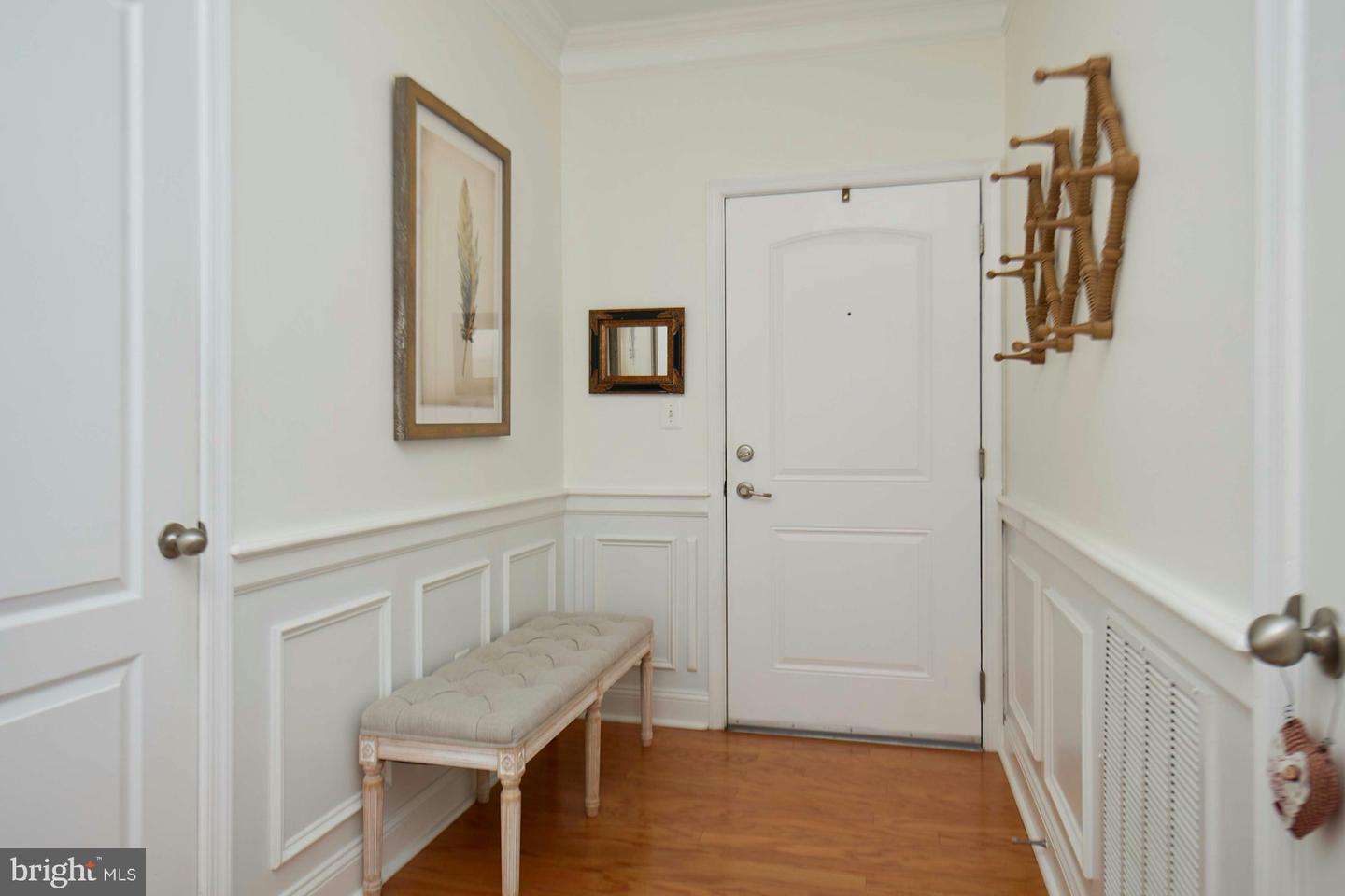 24701 BYRNE MEADOW SQ #404, ALDIE, Virginia 20105, 2 Bedrooms Bedrooms, ,2 BathroomsBathrooms,Residential,For sale,24701 BYRNE MEADOW SQ #404,VALO2103156 MLS # VALO2103156