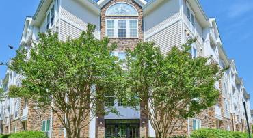 24701 BYRNE MEADOW SQ #404, ALDIE, Virginia 20105, 2 Bedrooms Bedrooms, ,2 BathroomsBathrooms,Residential,For sale,24701 BYRNE MEADOW SQ #404,VALO2103156 MLS # VALO2103156
