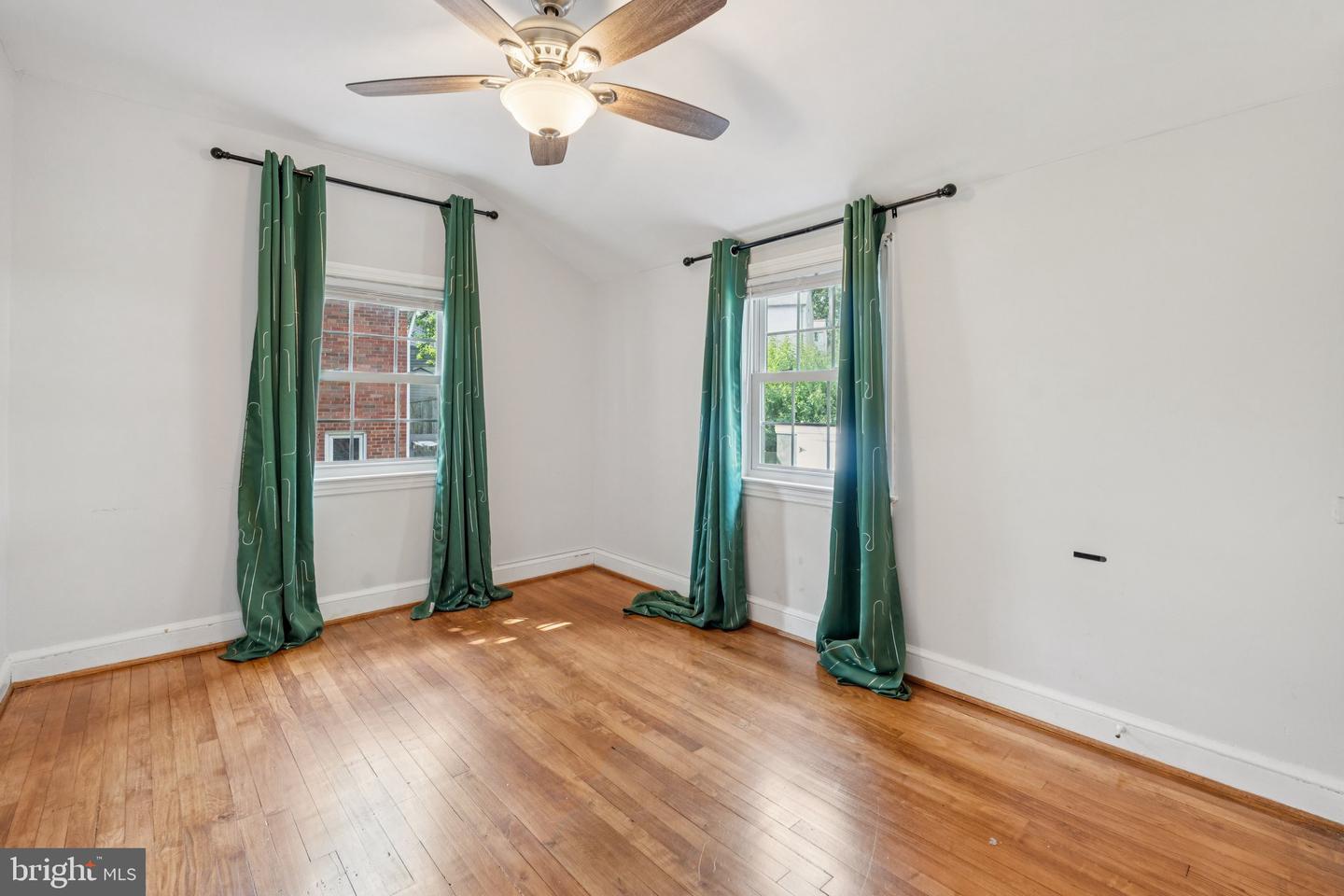 1119 S EDISON ST, ARLINGTON, Virginia 22204, 3 Bedrooms Bedrooms, ,3 BathroomsBathrooms,Residential,For sale,1119 S EDISON ST,VAAR2061410 MLS # VAAR2061410
