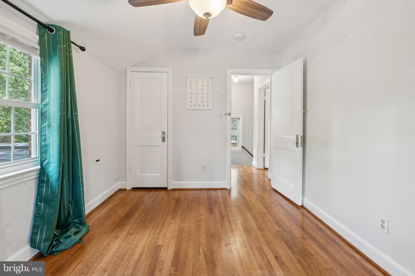 1119 S EDISON ST, ARLINGTON, Virginia 22204, 3 Bedrooms Bedrooms, ,3 BathroomsBathrooms,Residential,For sale,1119 S EDISON ST,VAAR2061410 MLS # VAAR2061410