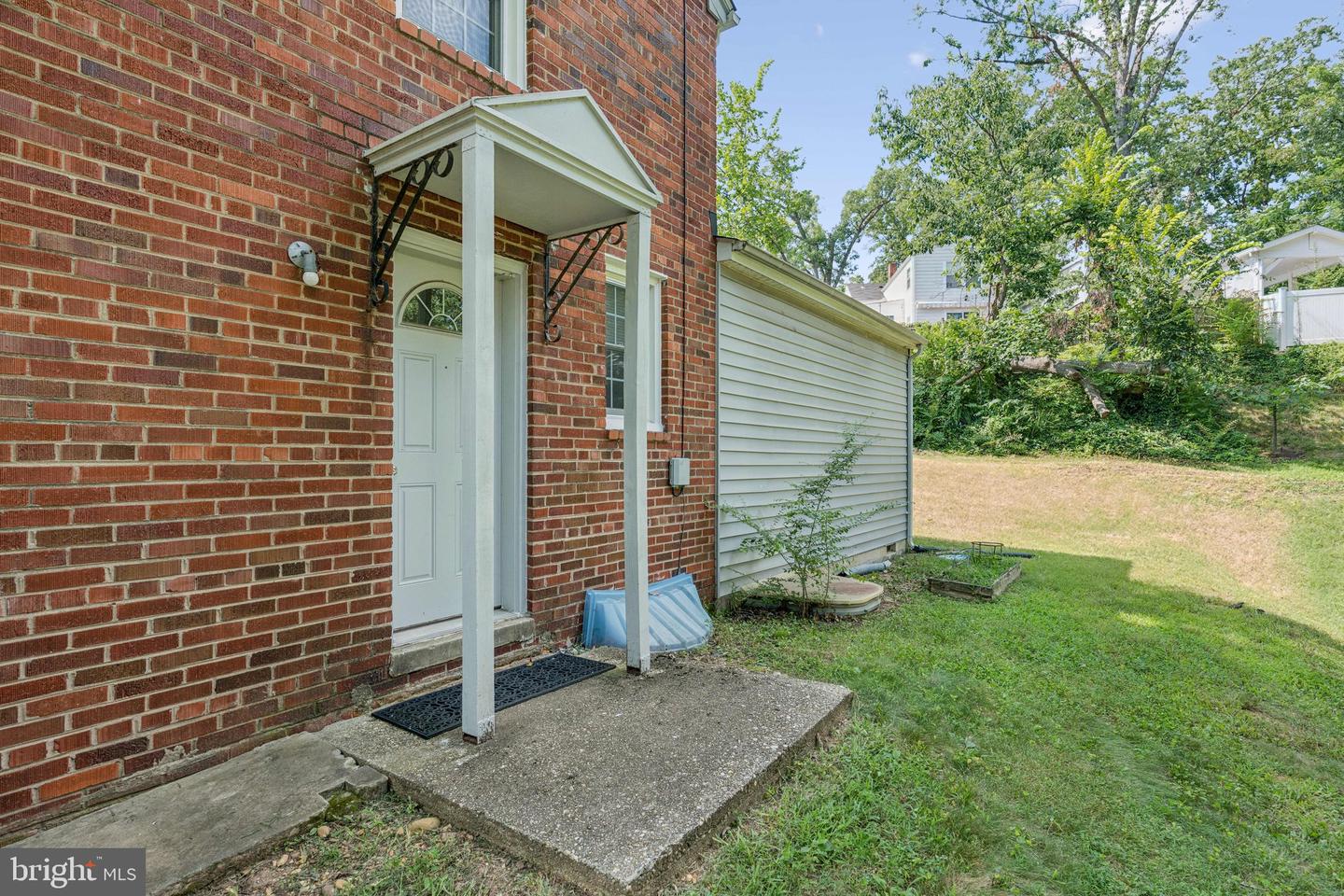 1119 S EDISON ST, ARLINGTON, Virginia 22204, 3 Bedrooms Bedrooms, ,3 BathroomsBathrooms,Residential,For sale,1119 S EDISON ST,VAAR2061410 MLS # VAAR2061410