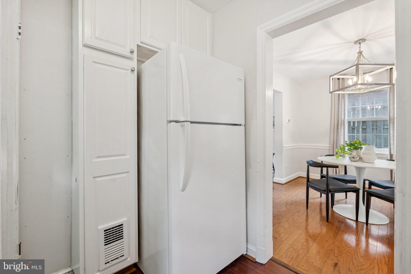 1119 S EDISON ST, ARLINGTON, Virginia 22204, 3 Bedrooms Bedrooms, ,3 BathroomsBathrooms,Residential,For sale,1119 S EDISON ST,VAAR2061410 MLS # VAAR2061410