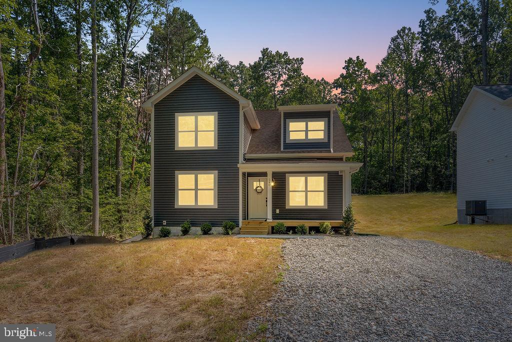 240 POPLAR DR, LOUISA, Virginia 23093, 4 Bedrooms Bedrooms, 7 Rooms Rooms,2 BathroomsBathrooms,Residential,For sale,240 POPLAR DR,VALA2008328 MLS # VALA2008328