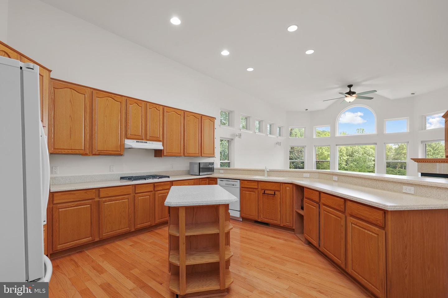 12587 LAKE COVENTRY DR, BEALETON, Virginia 22712, 5 Bedrooms Bedrooms, ,4 BathroomsBathrooms,Residential,For sale,12587 LAKE COVENTRY DR,VAFQ2017606 MLS # VAFQ2017606