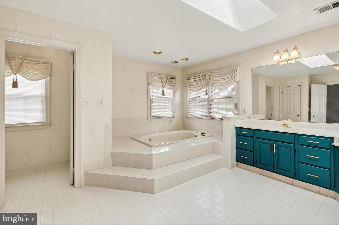 43892 GROTTOES DR, ASHBURN, Virginia 20147, 4 Bedrooms Bedrooms, ,2 BathroomsBathrooms,Residential,For sale,43892 GROTTOES DR,VALO2103164 MLS # VALO2103164