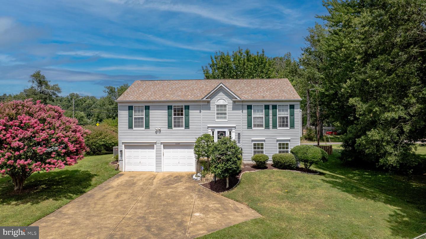 16285 ASPEN TRAIL CT, TRIANGLE, Virginia 22172, 4 Bedrooms Bedrooms, ,3 BathroomsBathrooms,Residential,For sale,16285 ASPEN TRAIL CT,VAPW2100114 MLS # VAPW2100114