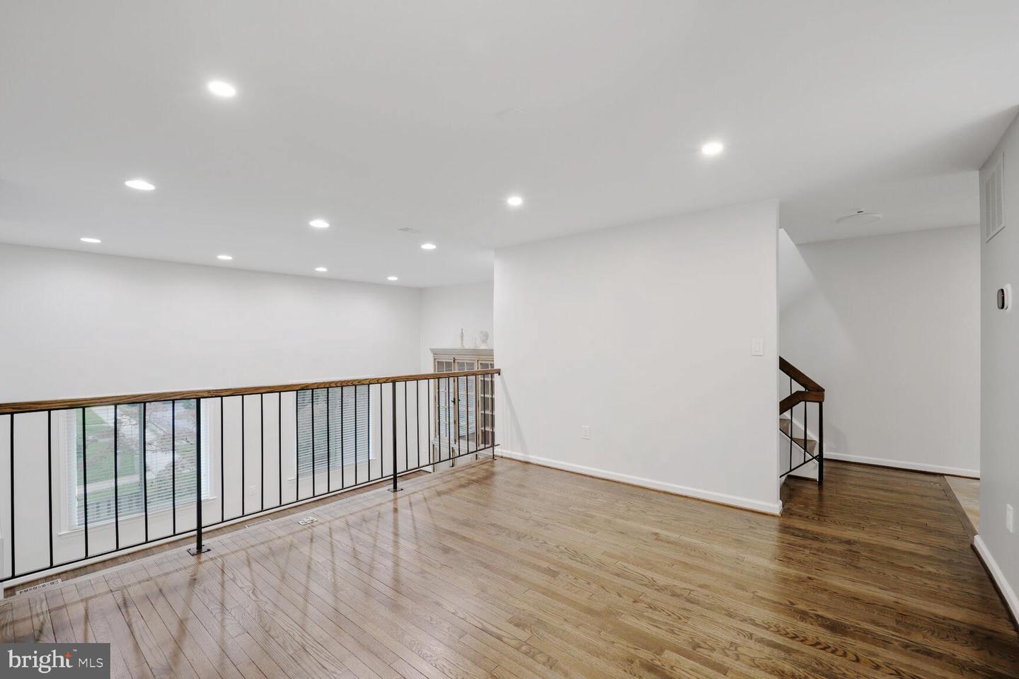 6929 MCLEAN PARK MANOR CT, MCLEAN, Virginia 22101, 3 Bedrooms Bedrooms, ,2 BathroomsBathrooms,Residential,For sale,6929 MCLEAN PARK MANOR CT,VAFX2257564 MLS # VAFX2257564