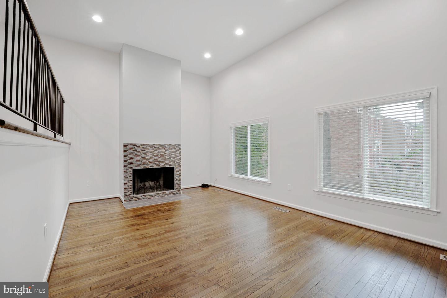 6929 MCLEAN PARK MANOR CT, MCLEAN, Virginia 22101, 3 Bedrooms Bedrooms, ,2 BathroomsBathrooms,Residential,For sale,6929 MCLEAN PARK MANOR CT,VAFX2257564 MLS # VAFX2257564