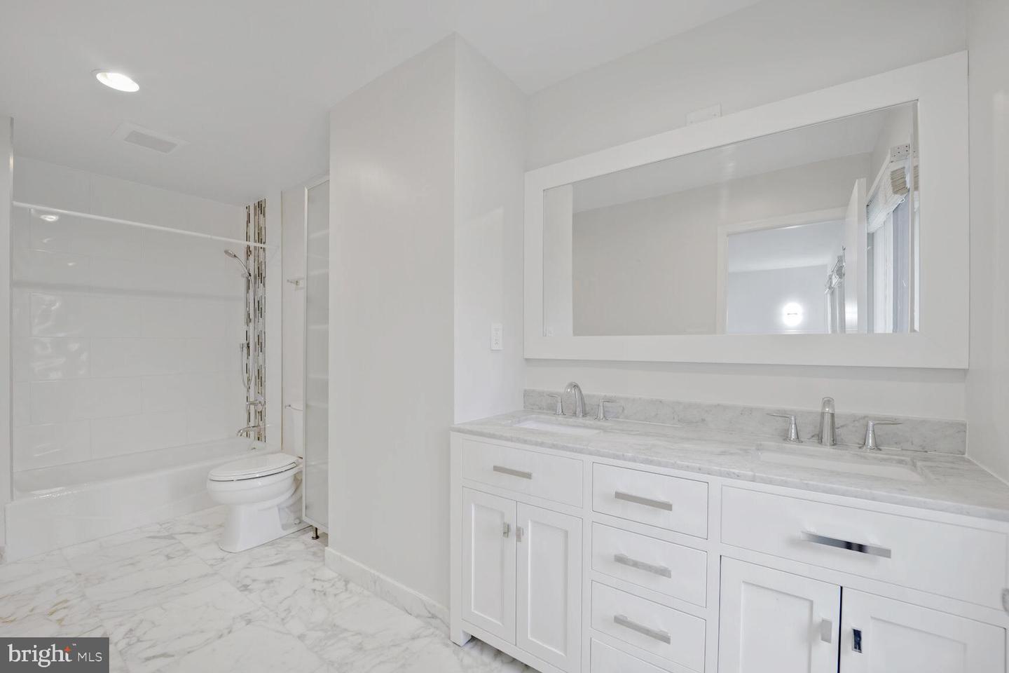 6929 MCLEAN PARK MANOR CT, MCLEAN, Virginia 22101, 3 Bedrooms Bedrooms, ,2 BathroomsBathrooms,Residential,For sale,6929 MCLEAN PARK MANOR CT,VAFX2257564 MLS # VAFX2257564